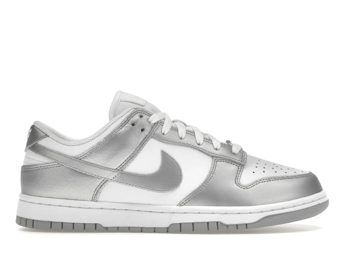 Nike Dunk Low Metallic Silver (W)