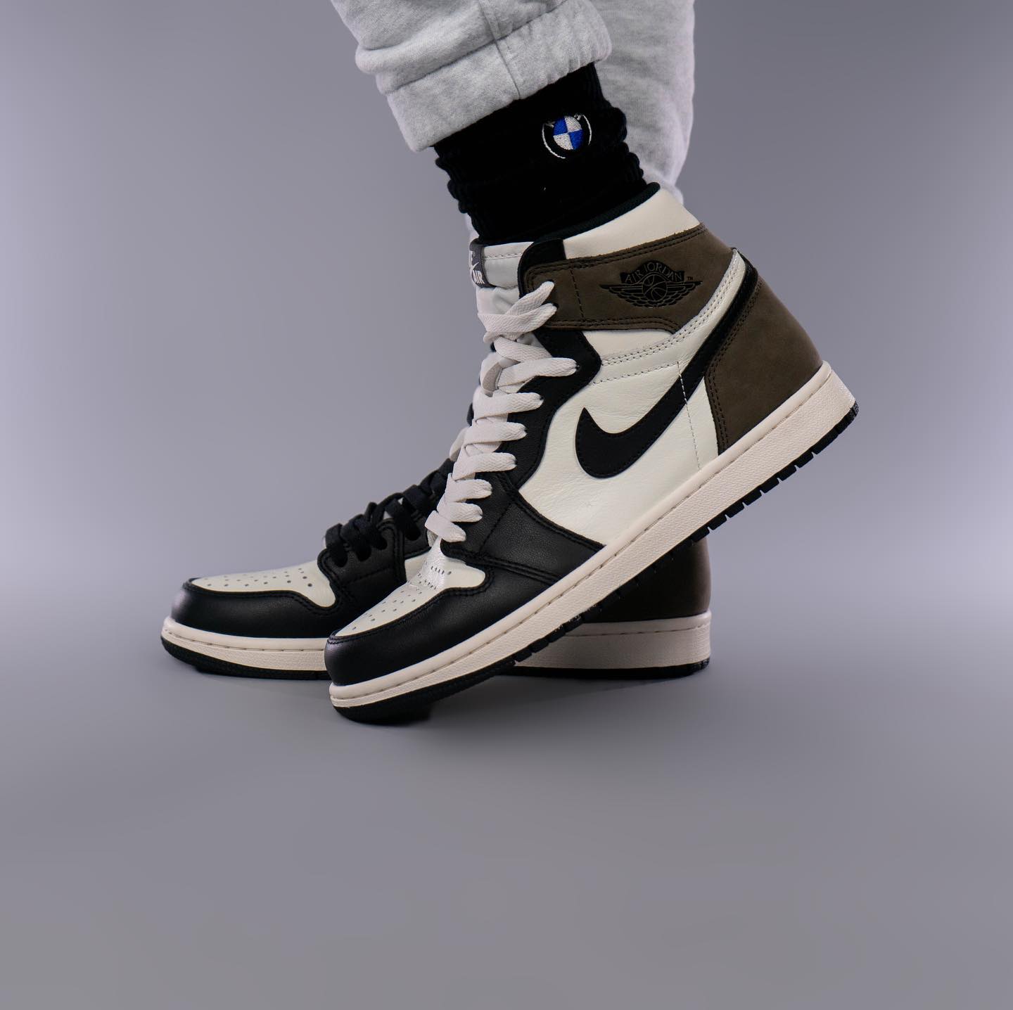 Air Jordan 1 High Mocha