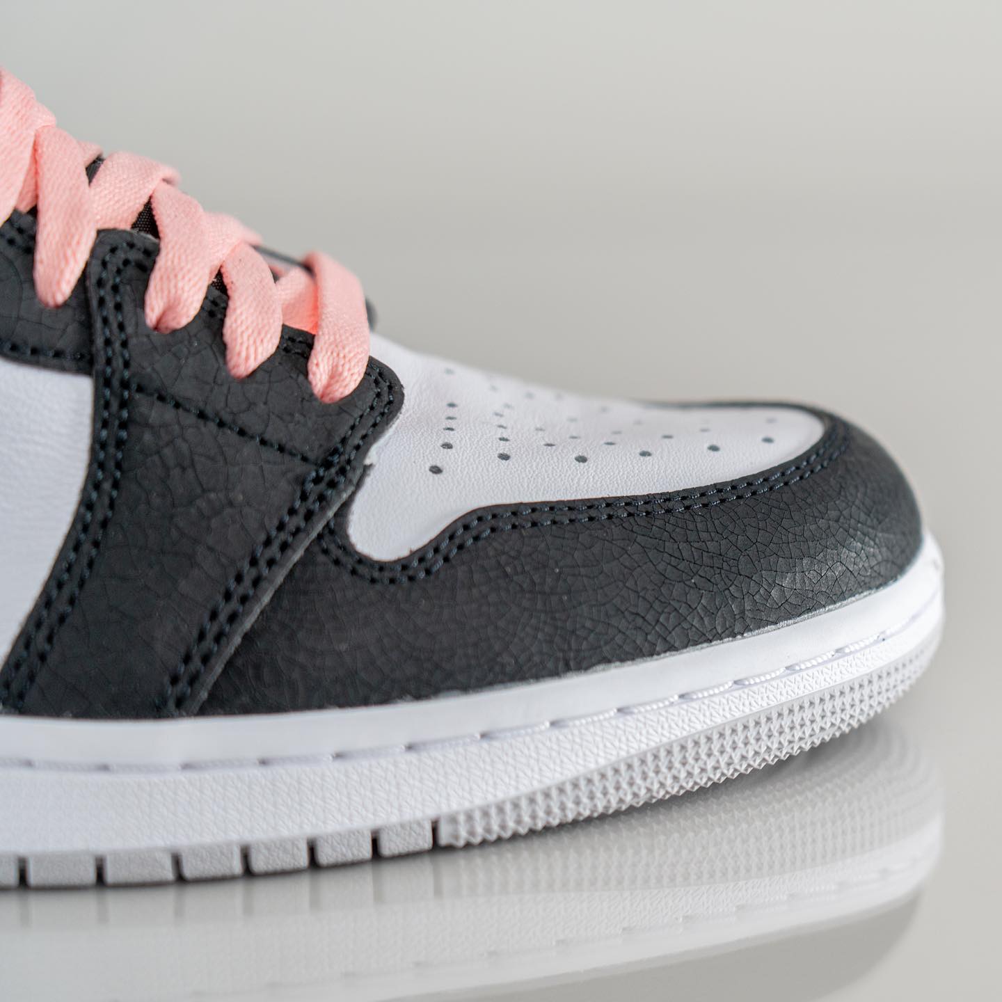 Air Jordan 1 Retro High OG Stage Haze