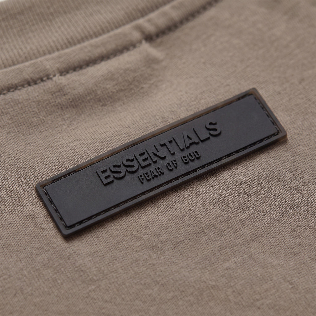 tričko Fear of God Essentials Essentials T-shirt S22 Desert Taupe ADONIO