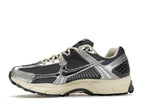 tenisky a boty Nike Zoom Vomero 5 Iron Grey Chrome IM3486-001 ADONIO